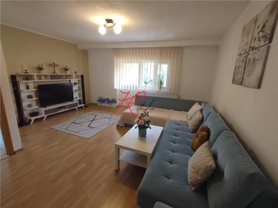 Vanzare vila cu spati comerciale si apartamente, ideal afacere