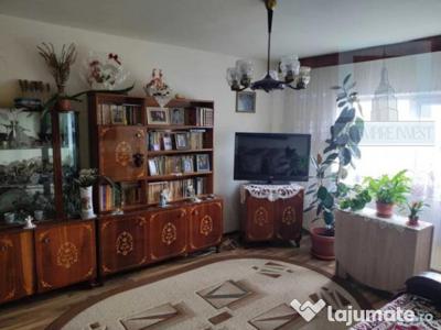 Apartament 4 camere decomandat - zona Tractorul (ID 8814)