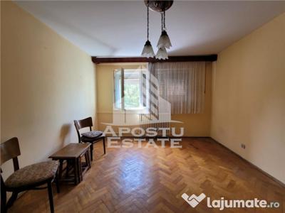 Apartament cu 3 camere, semidecomandat, zona Dacia