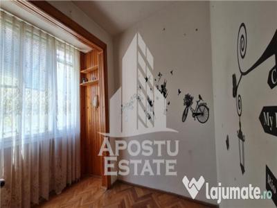 Apartament cu 4 camere, etajul 2, zona Bucovina