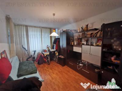 Apartament 3 camere bloc 1986 zona Margeanului