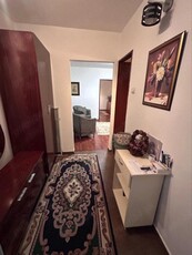 APARTAMENT 2CAMERE, SEMIDECOMANDAT,ETAJ 1/4, PODU ROS