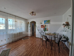 Apartament cu 3 camere