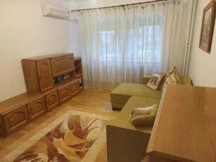 Apartament cu 3 camere, decomandat, etajul 2/8, zona Pacurari