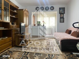 Apartament cu 3 camere decomandat situat in zona Soarelui