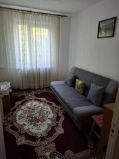 Apartament cu 3 camere, decomandat, zona Tatarasi