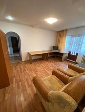 Apartament cu 4 camere decomandat, etajul 3/4, zona Zimbru