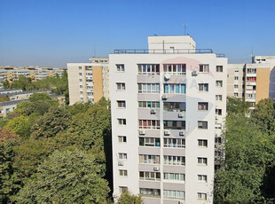 Apartament de vânzare cu 3 camere luminoase