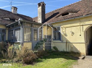 Casa de vanzare in Sibiu, cu doua apartamente