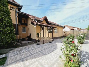 Casa in regim cuplat de vanzare, Lipoveni