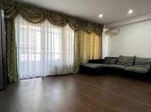 De inchiriat apartament 3 camere Omnix