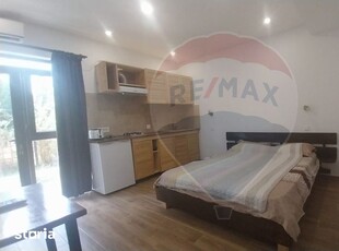 Apartament 3 camere - Decomandat - Pivnita - Strand