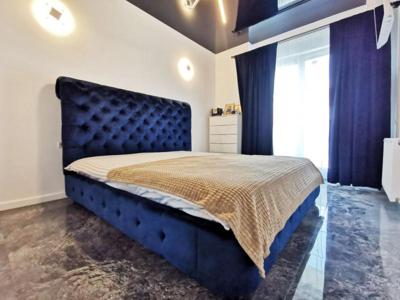 Apartament cu bucatarie inchisa si vedere la mare