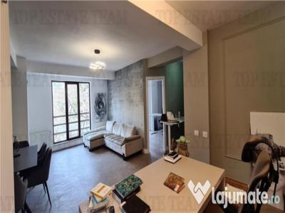 Apartament cu 4 camere de in zona Arcul de Triumf