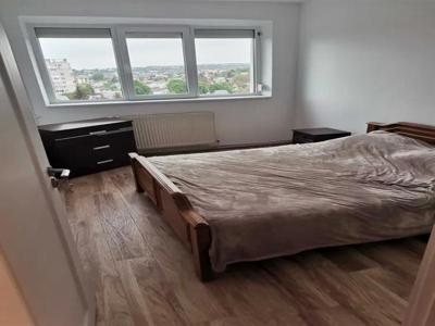 Apartament de vanzare cu 2 camere- Zona Tatarasi