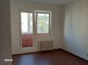 Apartament 4 camere, decomandat, 3 dormitoare, 2 bai, zona Fratelia.