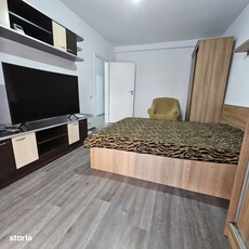 Vand apartament cu 3 camere zona Razoare