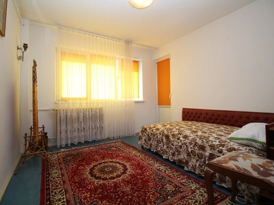 Apartament 3 camere Dristor Metrou, 3 camere semideomandat