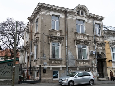 Casa Armeneasca, Sfantul Stefan