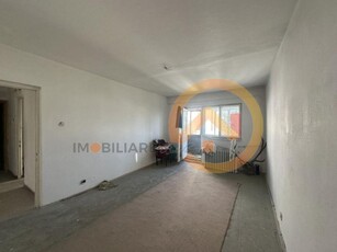 Apartament 4 camere | zona Unicarm | Mihai Viteazul