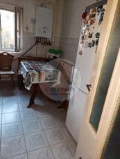 Apartament cu 2 camere decomandat în zona Aradului parter inalt centrala proprie