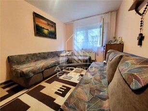 Apartament cu 3 camere, parter, zona Dacia