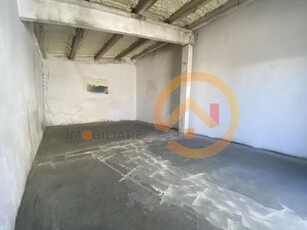 Hala 70mp | Zona Francei | 250 EUR chirie