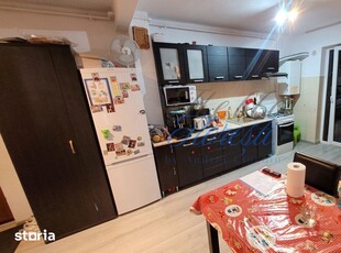 De vânzare apartament 2 camere decomandat zona Obor