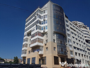 Apartament doua camere, deco, nemobilat, etaj 1, 2 balcoane, Unirii 32