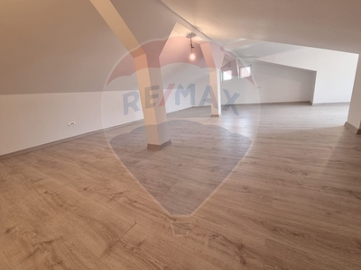 Apartament 4 camere vanzare in bloc de apartamente Bucuresti, Aviatiei