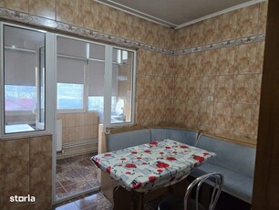 Apartament de vanzare, 3 camere, 2 bai, zona Dacia