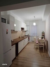 Inchiriez apartament