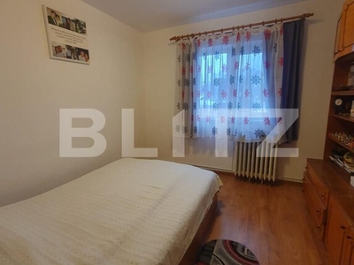 Apartament cu 4 camere decomandat, 76mp, cu balcon, zona Bucium