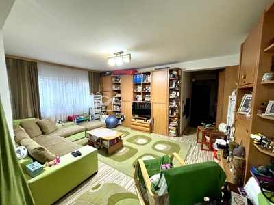 Vanzare apartament 3 camere, 76mp, Floresti, zona Cetatii