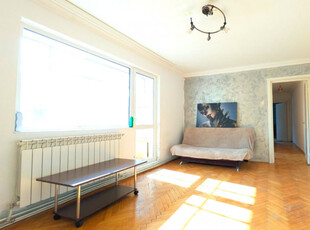 Apartament 3 camere - etajul 1 - Podu Roș