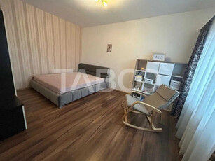 Apartament 4 camere de vanzare decomandat 110 mp zona Mihai