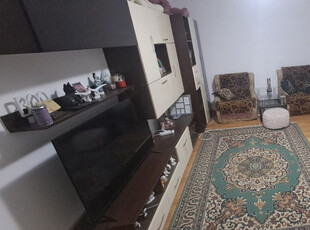 Apartament de 3 camere zona BARTOLOMEU