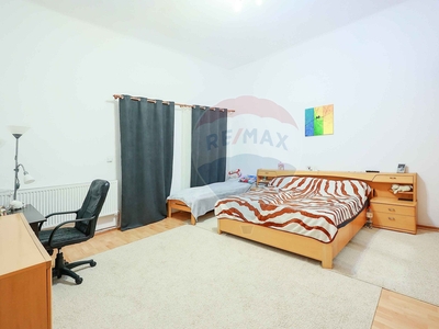 Apartament 3 camere vanzare in casă vilă Bihor, Oradea, Ultracentral
