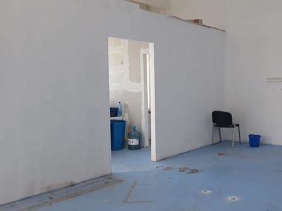 Spatiu comercial - activitati diverse - zona Balcescu - Politehnica, 500 euro (curent trifazic)