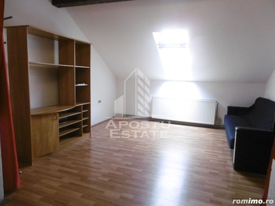 Apartament 2 camere, situat in zona Aradului.
