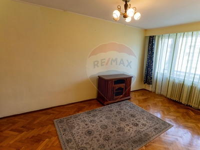 Apartament 3 camere vanzare in bloc de apartamente Hunedoara, Deva, Balcescu