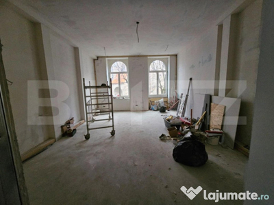 Apartament 4 camere, 115 mp, decomandat, zona Central