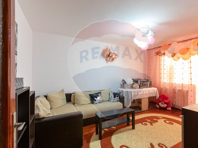Apartament 4 camere vanzare in bloc de apartamente Bacau, Republicii