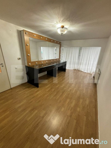 Apartament zona Stefan Cel Mare 3 camere 64mp