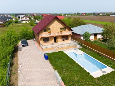 Casă cu piscină 0% comision