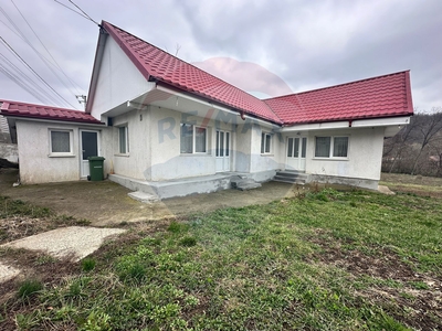 Casavila 4 camere vanzare in Bacau, Margineni