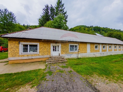 Hotelpensiune 10 camere vanzare in Maramures, Cavnic, Central