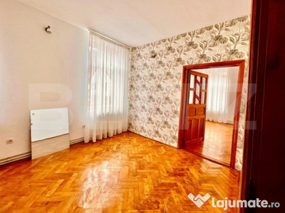 Investiție! Apartament 4 camere, 2 băi, 2 parcări, 2 beci