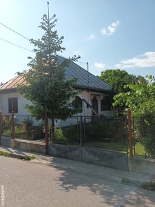 Vând casă în Târgu Neamț