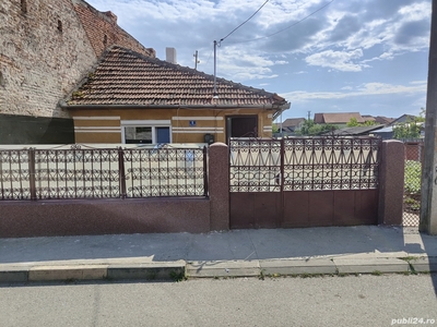 Vând casă renovată în Hațeg, județul Hunedoara